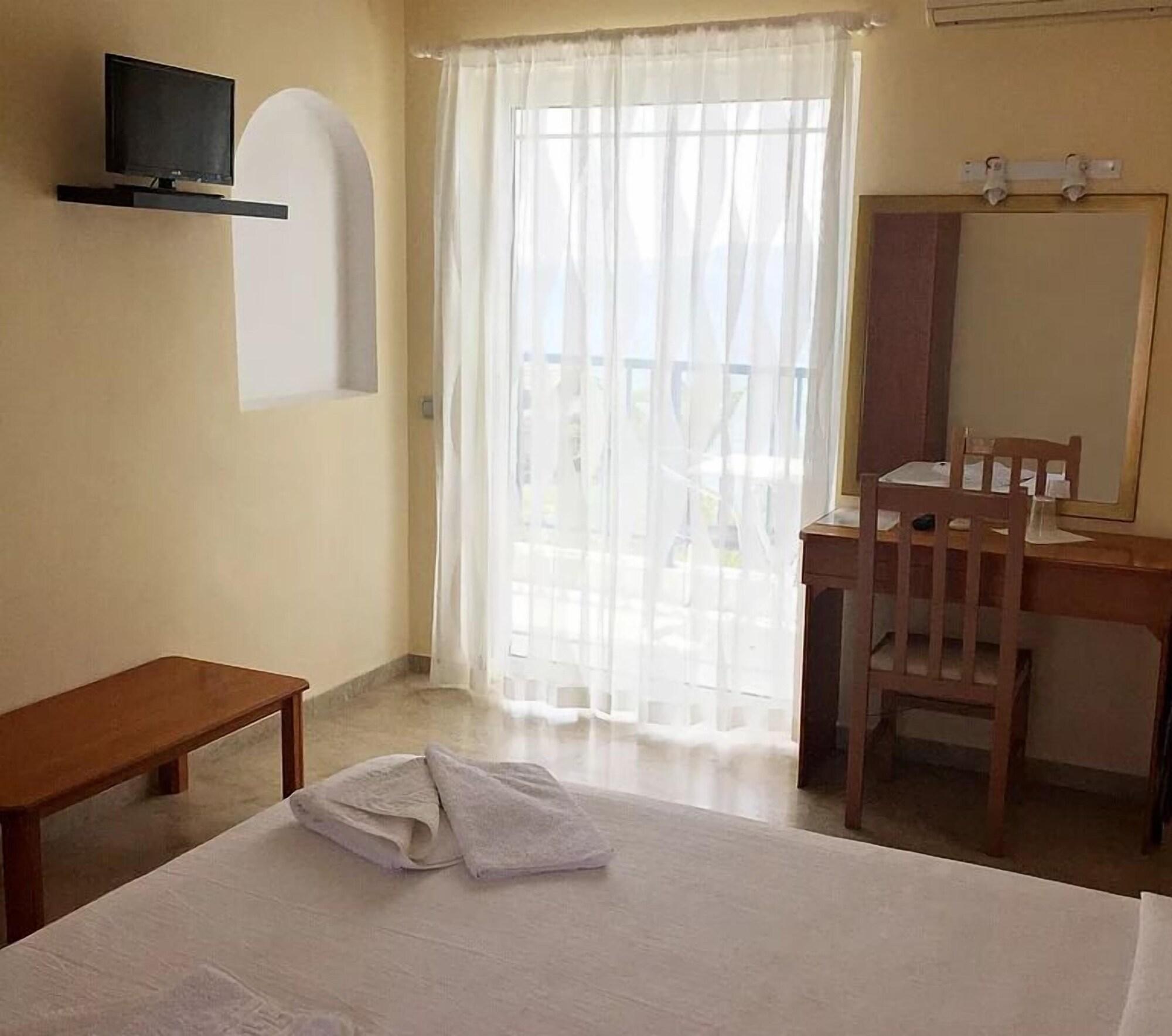 Hotel Golden Sun Finikounta Luaran gambar